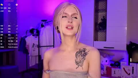 Snapshot of emimiy chatting on 12/15/25, 04:06 emimiy online show from 12/15/25, 04:06