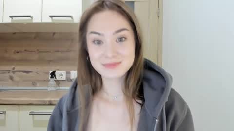 Snapshot of eminemswife chatting on 02/04/25, 04:15 Nadya online show from 02/04/25, 04:15