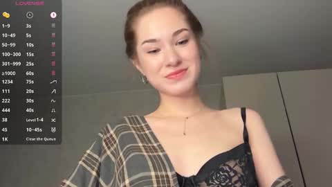 Snapshot of eminemswife chatting on 10/20/25, 12:22 Nadya online show from 10/20/25, 12:22