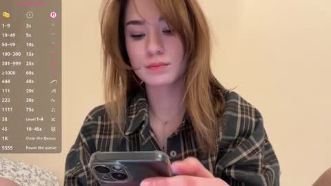 Snapshot of eminemswife chatting on 12/03/25, 11:19 Nadya online show from 12/03/25, 11:19