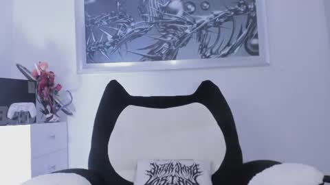 ELLE DANIELLE online show from 06/10/26, 04:56