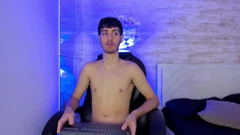 emir_ozan online show from 12/18/25, 11:27