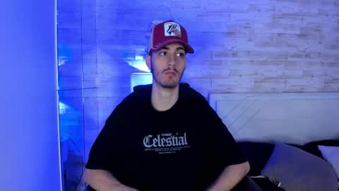 emir_ozan online show from 12/21/25, 11:17