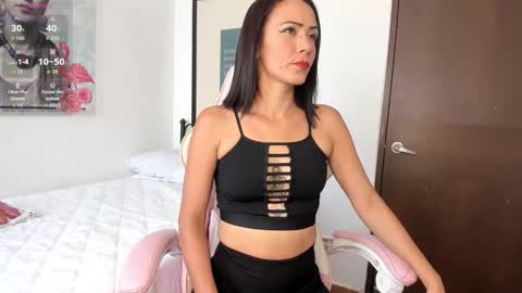 L i a    time online 7am - 1pm Gtm-5  online show from 11/06/25, 06:09