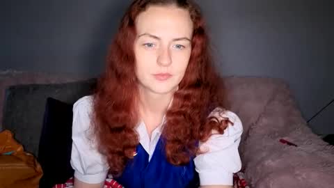 Snapshot of emliyjamesmjb chatting on 11/16/25, 03:28 emliyjamesmjb online show from 11/16/25, 03:28