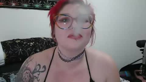 Snapshot of emma4269 chatting on 12/27/24, 05:59 emma lotacurves online show from 12/27/24, 05:59