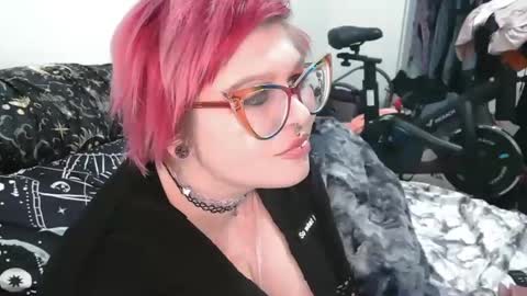 Snapshot of emma4269 chatting on 01/03/25, 04:16 emma lotacurves online show from 01/03/25, 04:16