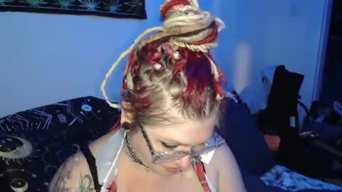 Snapshot of emma4269 chatting on 01/09/25, 11:13 emma lotacurves online show from 01/09/25, 11:13