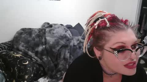 Snapshot of emma4269 chatting on 01/12/25, 10:54 emma lotacurves online show from 01/12/25, 10:54