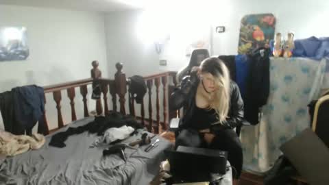 Snapshot of emma671 chatting on 01/25/25, 09:26 emma online show from 01/25/25, 09:26