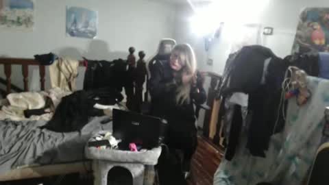 Snapshot of emma671 chatting on 03/09/25, 12:42 emma online show from 03/09/25, 12:42