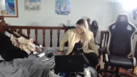 Snapshot of emma671 chatting on 03/11/25, 06:21 emma online show from 03/11/25, 06:21