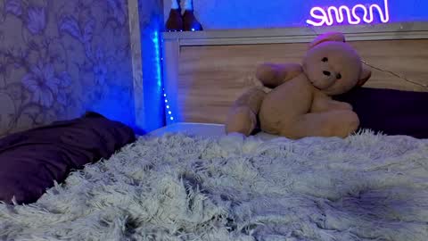 Snapshot of emma77_ chatting on 12/29/24, 05:21 Emma online show from 12/29/24, 05:21