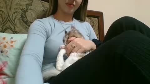 emma_991 online show from 02/11/25, 04:46