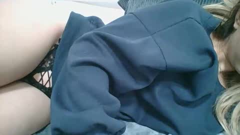 emma_991 online show from 12/01/25, 11:15