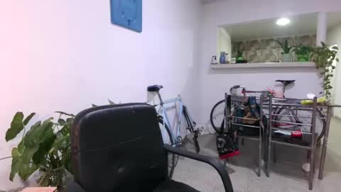 Snapshot of emma______1996 chatting on 04/22/26, 08:28 emma______1996 online show from 04/22/26, 08:28