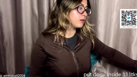 Snapshot of emma__bell_ chatting on 03/17/26, 01:32 Emma Is here online show from 03/17/26, 01:32