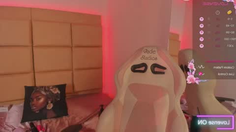 emma__js_ online show from 05/13/26, 09:11
