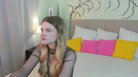 Snapshot of emma__peach chatting on 05/12/26, 09:17 emma__peach online show from 05/12/26, 09:17