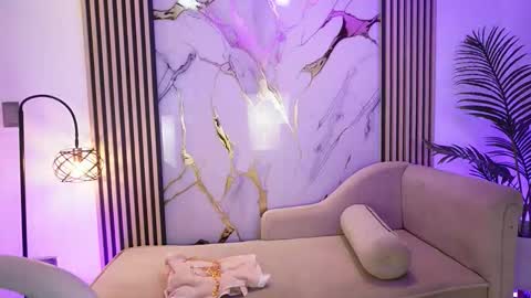 emma__walkerr_ online show from 03/28/26, 07:02