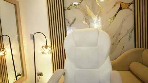 emma__walkerr_ online show from 04/06/26, 07:04