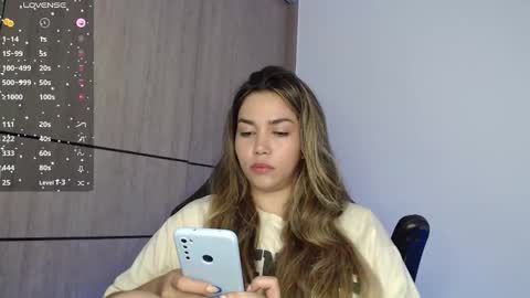 Snapshot of emma_aaa chatting on 12/01/24, 10:43 Rocio online show from 12/01/24, 10:43