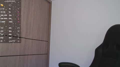 Snapshot of emma_aaa chatting on 12/12/24, 09:58 Rocio online show from 12/12/24, 09:58