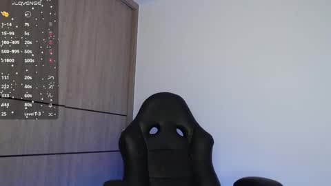 Snapshot of emma_aaa chatting on 12/13/24, 04:11 Rocio online show from 12/13/24, 04:11