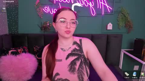 Snapshot of emma_adorablle chatting on 12/23/24, 01:51 emma_adorablle online show from 12/23/24, 01:51