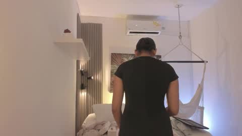 Alice online show from 12/18/25, 10:43