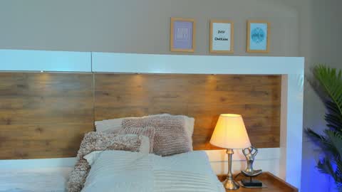 Emma  online show from 12/18/24, 05:31