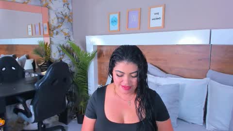 Snapshot of emma_bakker_ chatting on 03/21/26, 08:34 Emma online show from 03/21/26, 08:34