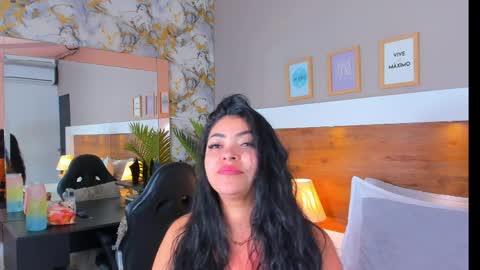 Snapshot of emma_bakker_ chatting on 04/04/26, 08:45 Emma online show from 04/04/26, 08:45