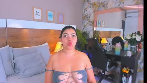 Snapshot of emma_bakker_ chatting on 04/13/26, 12:10 Emma online show from 04/13/26, 12:10