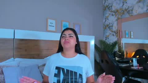 Emma  online show from 05/12/26, 07:05