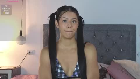 Snapshot of emma_blake__ chatting on 09/17/25, 04:03 Emma online show from 09/17/25, 04:03