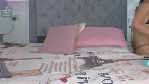 Snapshot of emma_blake__ chatting on 10/14/25, 05:30 Emma online show from 10/14/25, 05:30