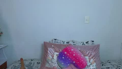 Snapshot of emma_blue_ chatting on 12/05/24, 03:15 Emma Blue modelo independiente online show from 12/05/24, 03:15