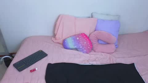 Snapshot of emma_blue_ chatting on 01/21/25, 05:16 Emma Blue modelo independiente online show from 01/21/25, 05:16