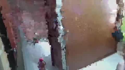 Snapshot of emma_bluebell chatting on 04/16/26, 09:04 Emma online show from 04/16/26, 09:04