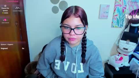 emma_boo_ online show from 12/04/25, 07:33