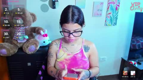Snapshot of emma_boo_ chatting on 05/21/26, 02:13 emma_boo_ online show from 05/21/26, 02:13