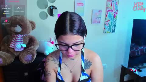 Snapshot of emma_boo_ chatting on 05/23/26, 02:54 emma_boo_ online show from 05/23/26, 02:54