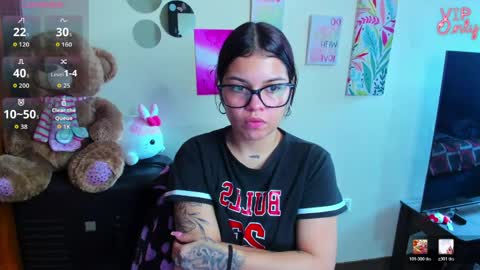 Snapshot of emma_boo_ chatting on 05/27/26, 02:58 emma_boo_ online show from 05/27/26, 02:58