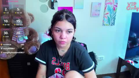 Snapshot of emma_boo_ chatting on 05/31/26, 06:09 emma_boo_ online show from 05/31/26, 06:09