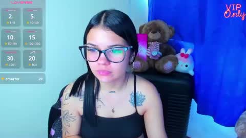 Snapshot of emma_boo_ chatting on 07/11/26, 04:43 emma_boo_ online show from 07/11/26, 04:43