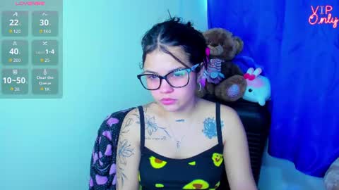 Snapshot of emma_boo_ chatting on 07/14/26, 04:34 emma_boo_ online show from 07/14/26, 04:34