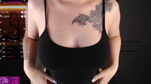 Snapshot of emma_bryan chatting on 12/10/24, 07:11 Emma online show from 12/10/24, 07:11