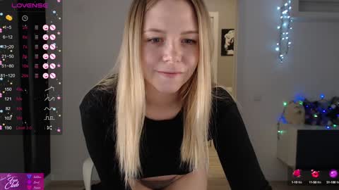 Snapshot of emma_bryan chatting on 12/11/24, 10:58 Emma online show from 12/11/24, 10:58