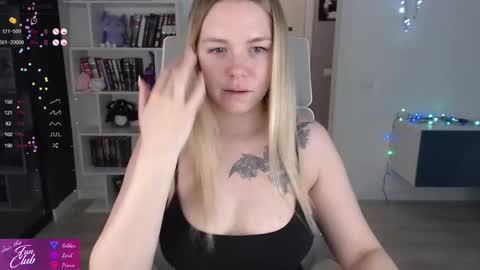 Snapshot of emma_bryan chatting on 02/24/25, 04:04 Emma online show from 02/24/25, 04:04